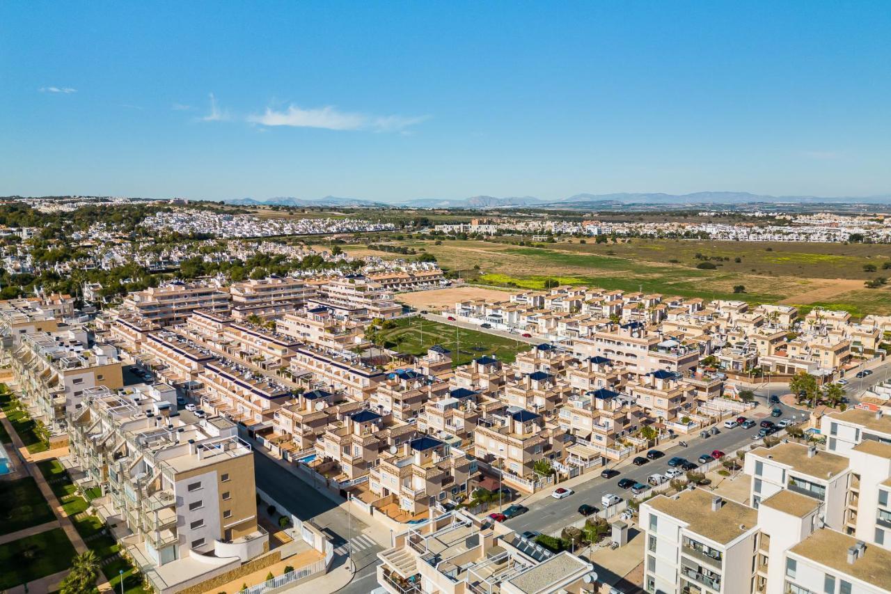 Bungalow La Zenia Cerca De La Playa Orihuela Exteriér fotografie