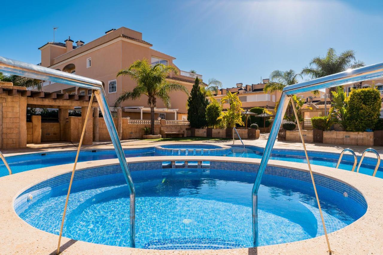Bungalow La Zenia Cerca De La Playa Orihuela Exteriér fotografie