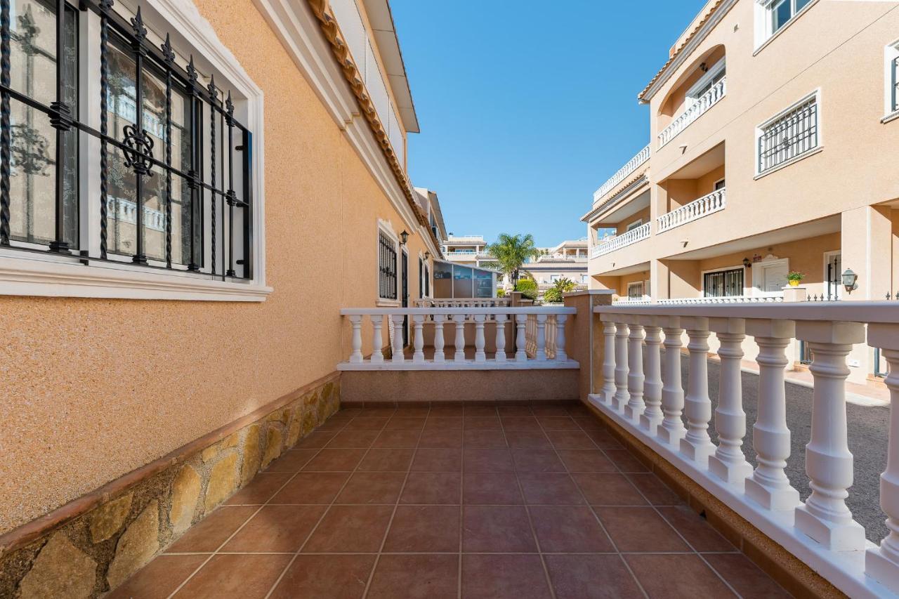 Bungalow La Zenia Cerca De La Playa Orihuela Exteriér fotografie