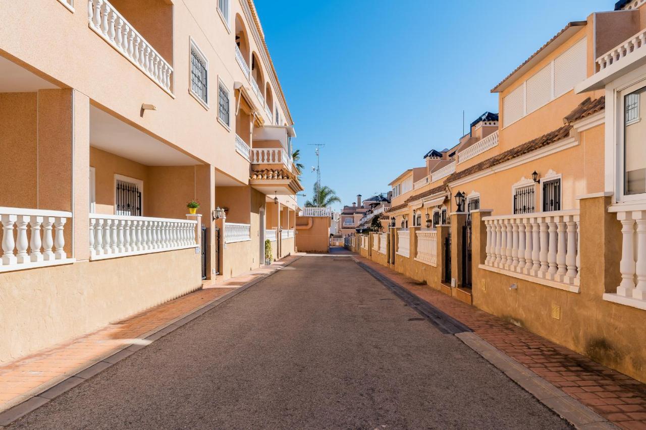 Bungalow La Zenia Cerca De La Playa Orihuela Exteriér fotografie