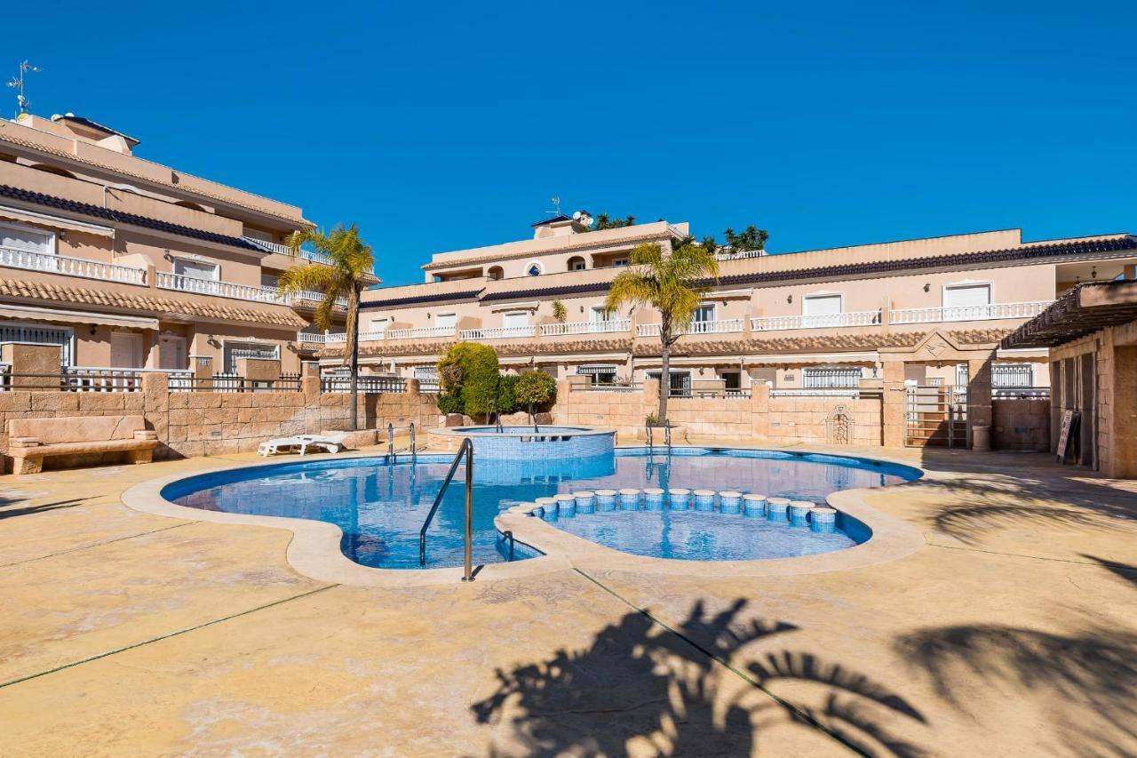 Bungalow La Zenia Cerca De La Playa Orihuela Exteriér fotografie