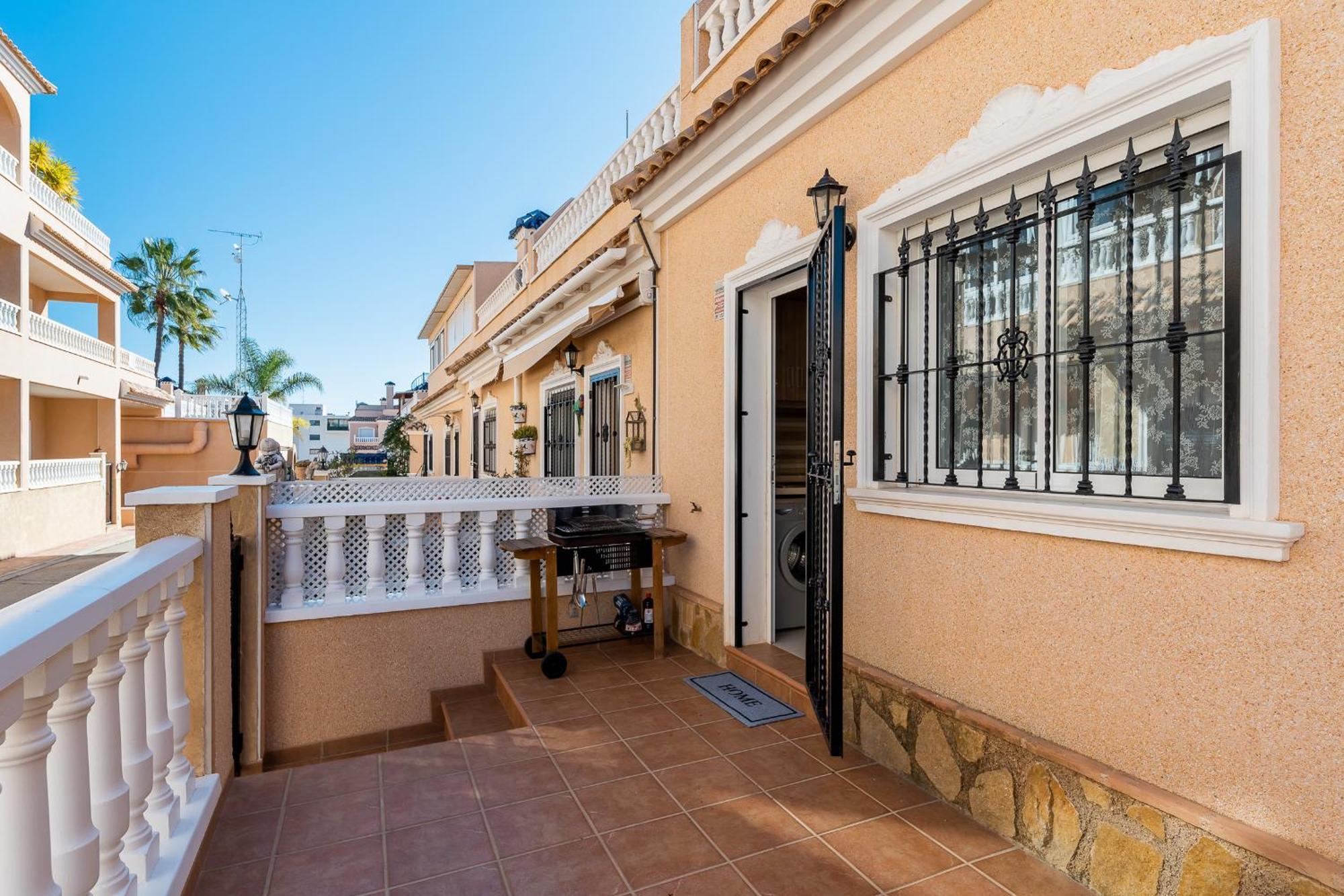 Bungalow La Zenia Cerca De La Playa Orihuela Exteriér fotografie